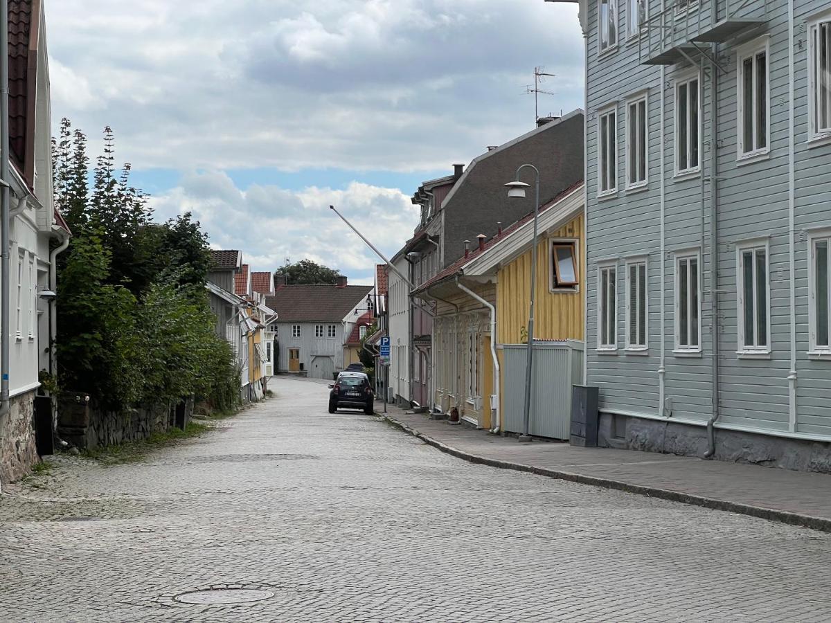 Fint, gratis parkering, med 20 min till Göteborg C Kungälv Exteriör bild